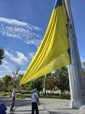 Новини Харкова: великий прапор повернули на флагшток